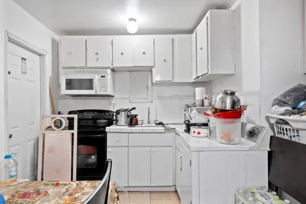 $550,000 | 426 Northeast 166th Street, Unit 2, North Miami Beach, FL 33162