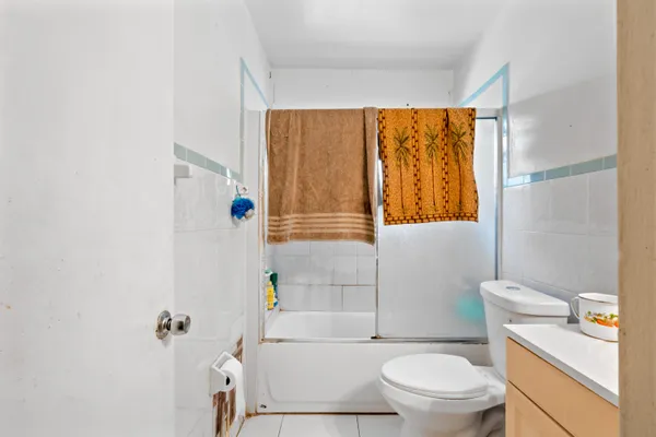 $550,000 | 426 Northeast 166th Street, Unit 2, North Miami Beach, FL 33162