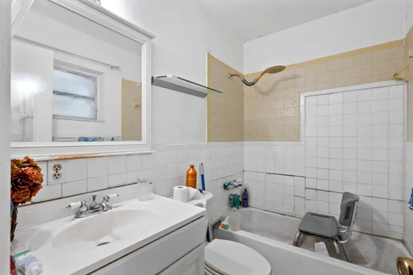 $550,000 | 426 Northeast 166th Street, Unit 2, North Miami Beach, FL 33162