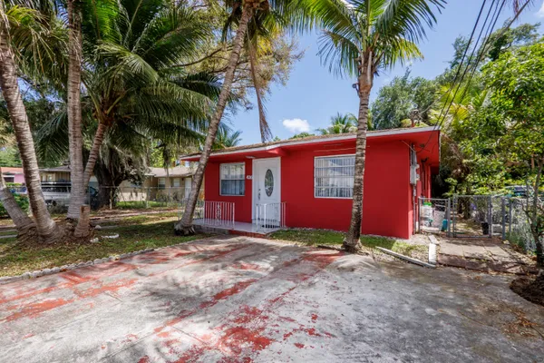 $550,000 | 426 Northeast 166th Street, Unit 2, North Miami Beach, FL 33162
