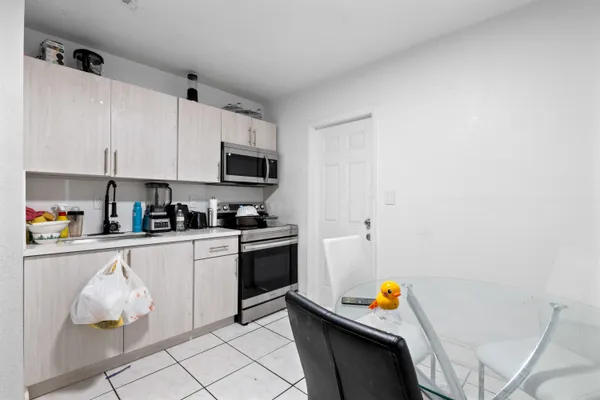 $550,000 | 426 Northeast 166th Street, Unit 2, North Miami Beach, FL 33162
