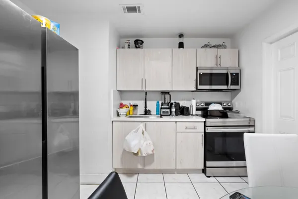 $550,000 | 426 Northeast 166th Street, Unit 2, North Miami Beach, FL 33162