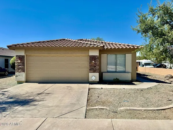 $1,995 | 2106 West Alta Vista Road, Phoenix, AZ 85041