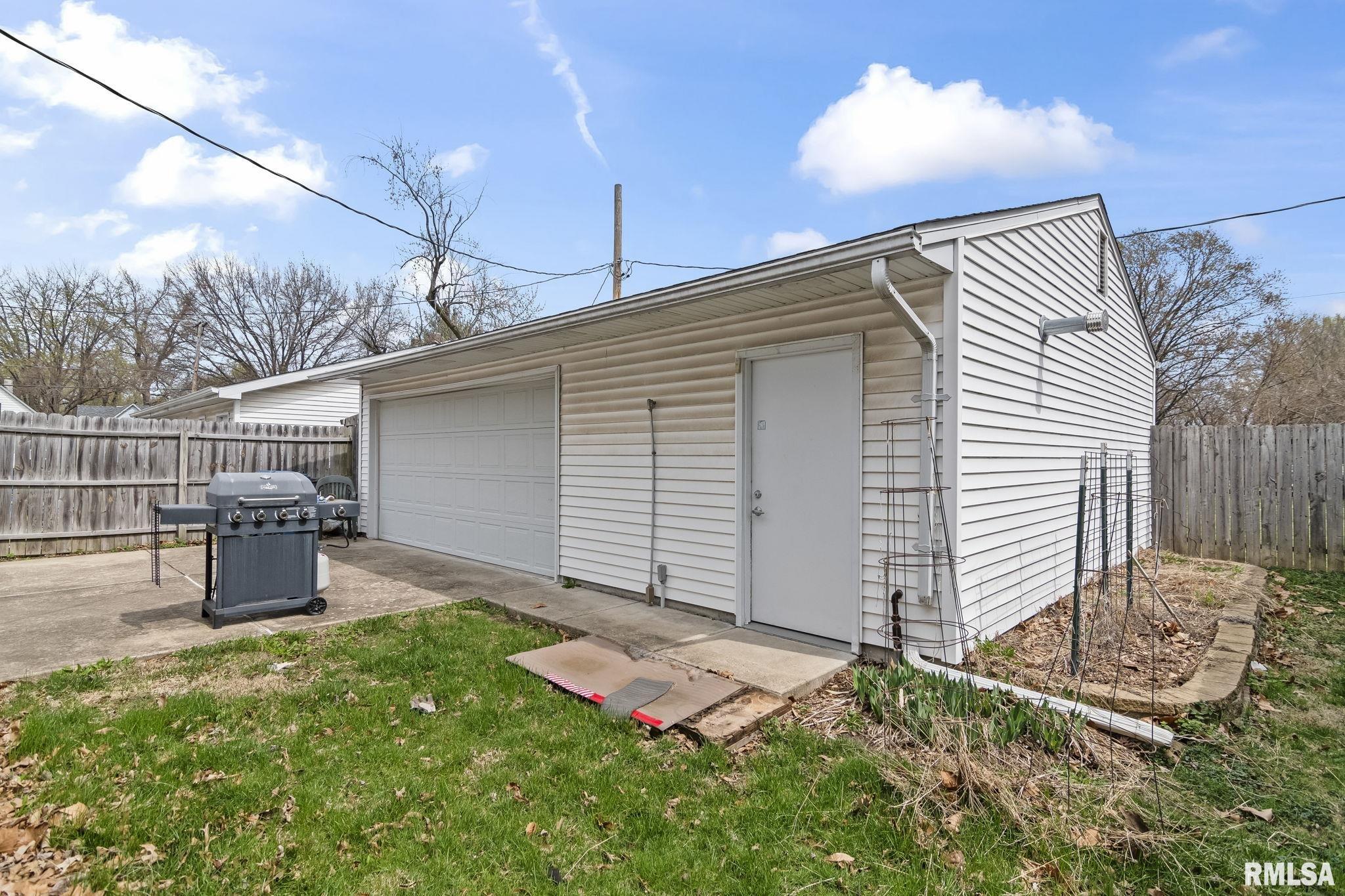 920 North Walnut Street Springfield, IL 62702 - Photo 4 of 30