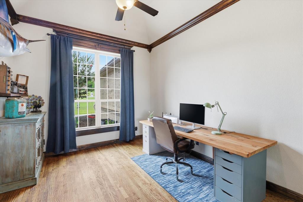 160 Vista Ridge North Decatur, TX 76234 - Photo 7 of 40 a workspace with furniture and a window