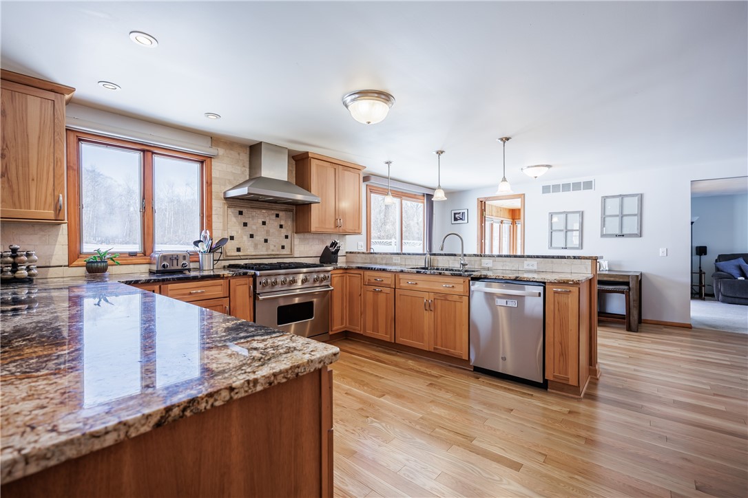 300 Salt Road Webster, NY 14580 - Photo 11 of 41