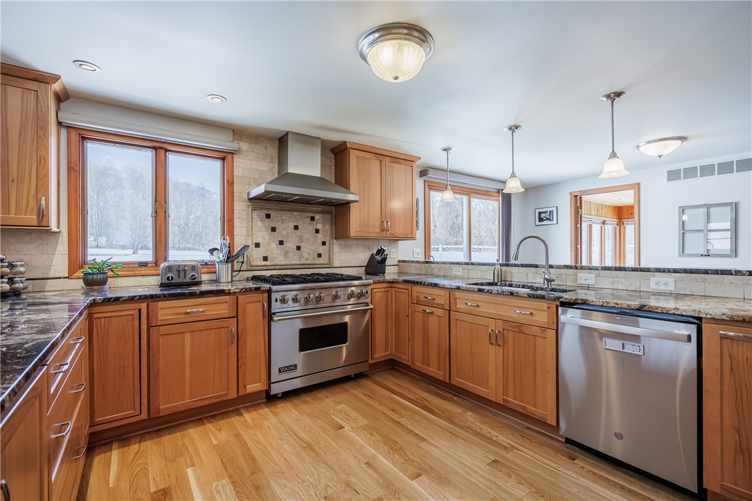 300 Salt Road Webster, NY 14580 - Photo 12 of 41