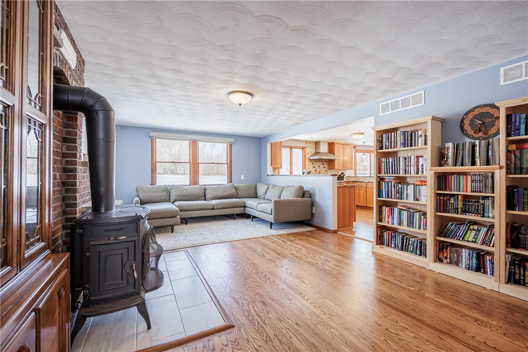 300 Salt Road Webster, NY 14580 - Photo 14 of 41