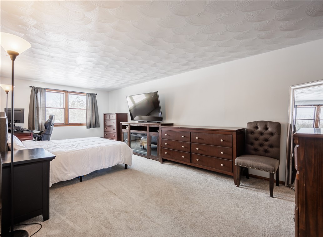 300 Salt Road Webster, NY 14580 - Photo 23 of 41