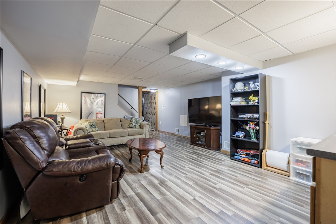 300 Salt Road Webster, NY 14580 - Photo 33 of 41