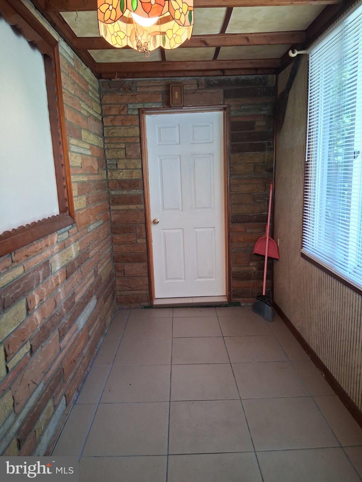 265 View Street Johnstown, PA 15902 - Photo 29 of 66 Charming entryway with rustic flair.