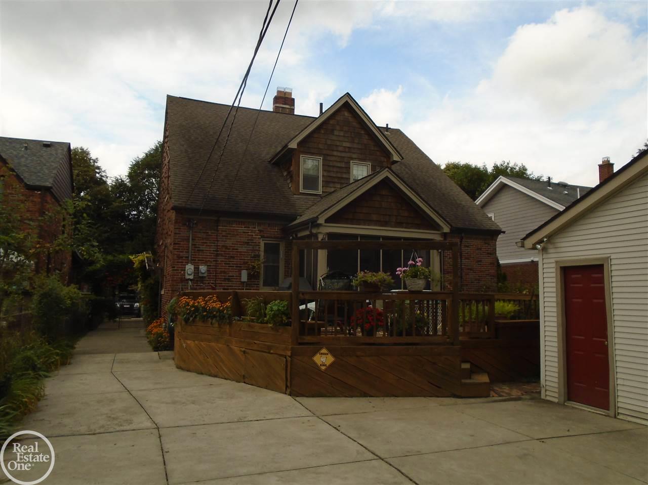 738 Rivard Boulevard Grosse Pointe, MI 48230 - Photo 27 of 30 31327459-26.JPG