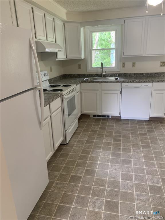 44 Elizabeth Street, Unit D Kent, CT 06757 - Photo 3 of 11