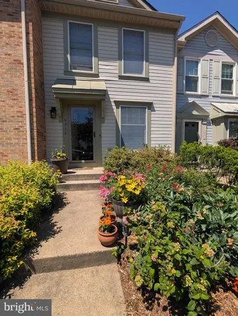 $490,000 | 6526 Skylemar Trail, Centreville, VA 20121