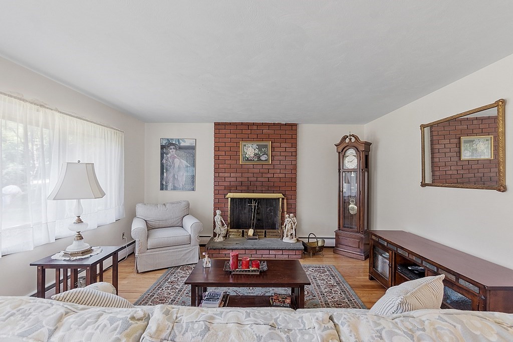 201 Rolling Acres Road Lunenburg, MA 01462 - Photo 7 of 24 Gallery Image 7