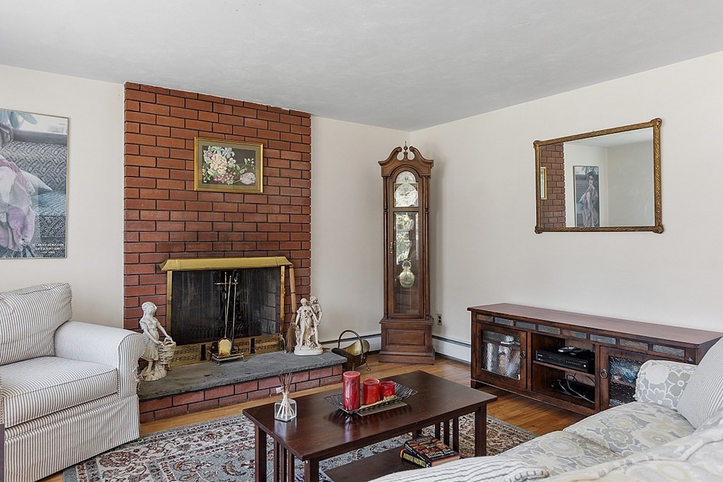 201 Rolling Acres Road Lunenburg, MA 01462 - Photo 8 of 24 Gallery Image 8