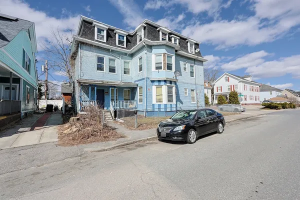 $825,000 | 38 Benefit Street, Worcester, MA 01610
