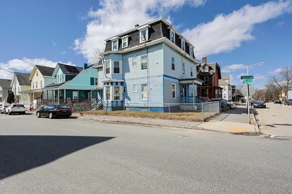 $825,000 | 38 Benefit Street, Worcester, MA 01610