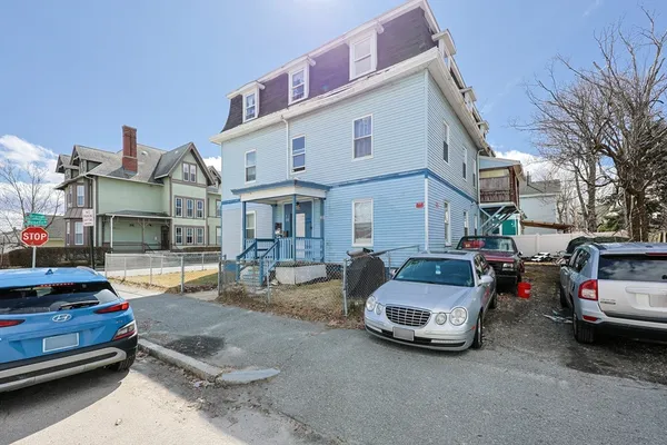 $825,000 | 38 Benefit Street, Worcester, MA 01610