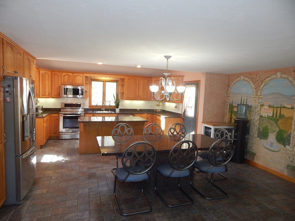 23 Border Road Holbrook, MA 02343 - Photo 11 of 30