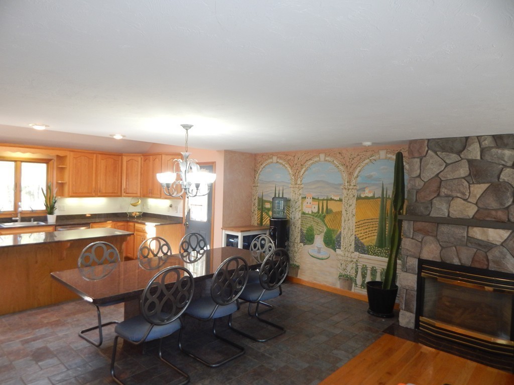 23 Border Road Holbrook, MA 02343 - Photo 14 of 30