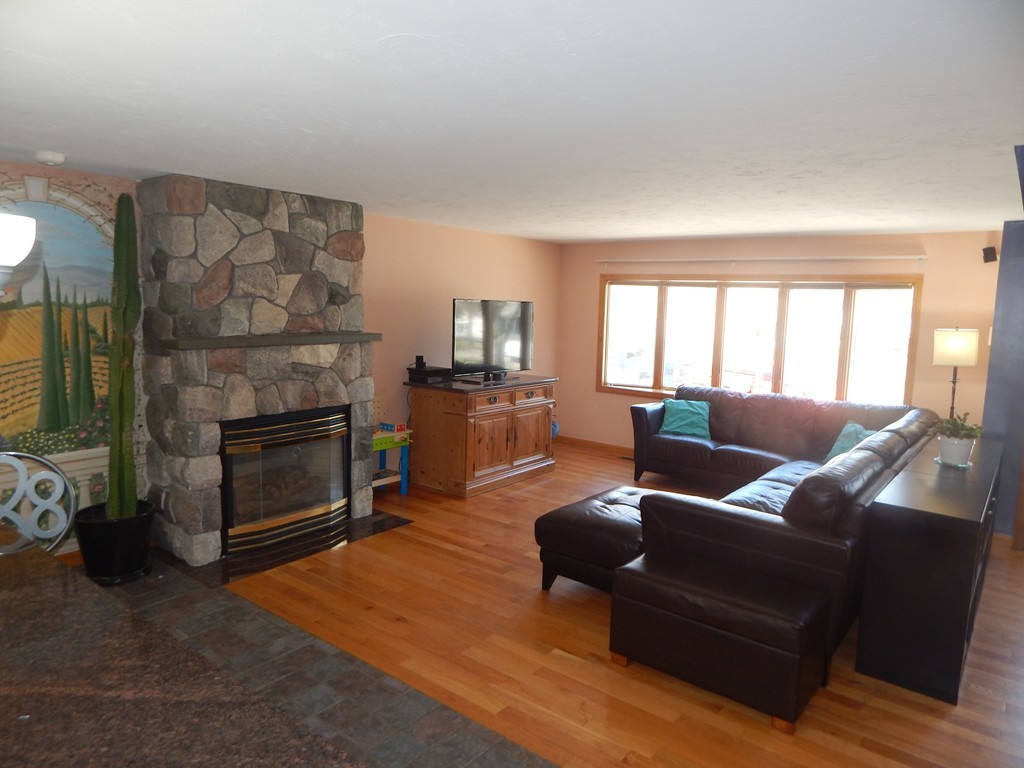 23 Border Road Holbrook, MA 02343 - Photo 15 of 30