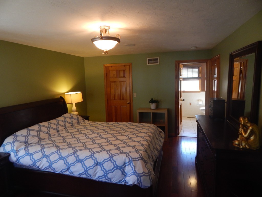 23 Border Road Holbrook, MA 02343 - Photo 18 of 30