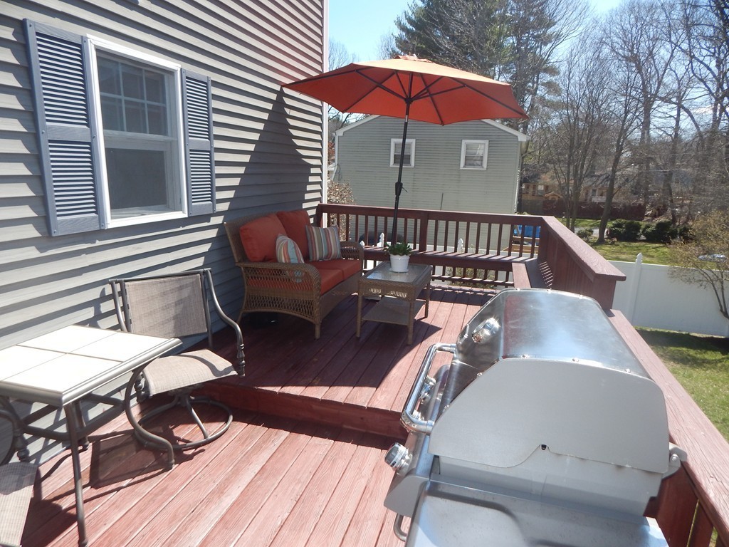 23 Border Road Holbrook, MA 02343 - Photo 7 of 30