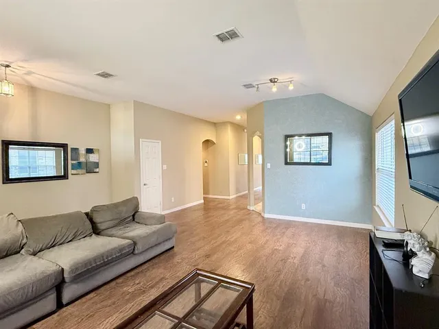 $2,300 | 505 Mystic River Trail, Fort Worth, TX 76131