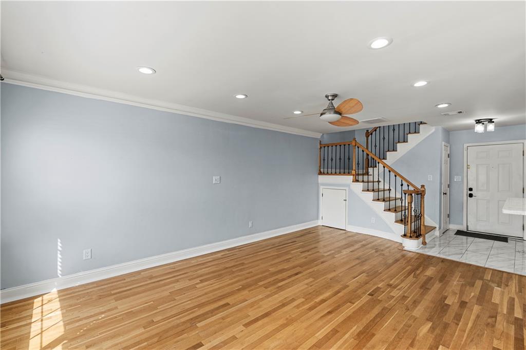 6980 Roswell Road, Unit K4 Atlanta, GA 30328 - Photo 14 of 31 a view of a hallway with a room