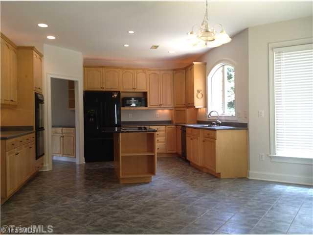 6609 Stonecroft Drive Oak Ridge, NC 27310 - Photo 6 of 16 Kitchen.