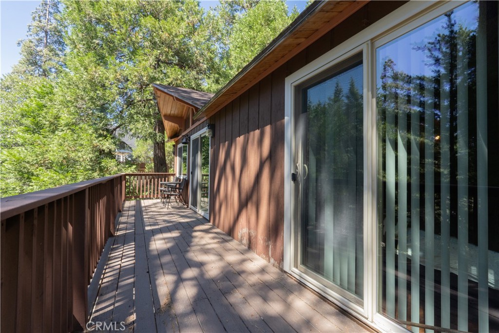 392 Pioneer Road Lake Arrowhead, CA 92352 - Photo 12 of 41