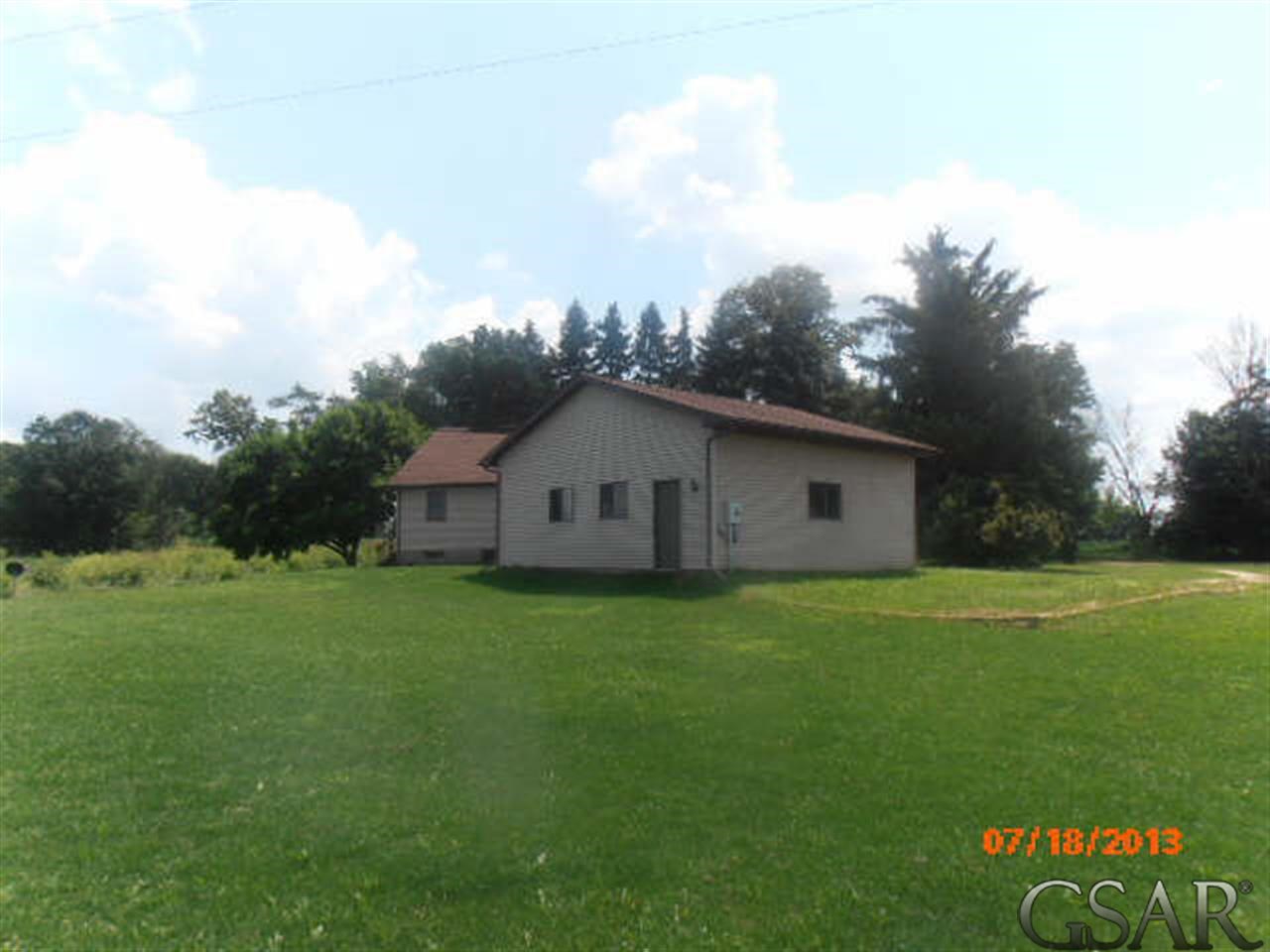 6448 Hammond Road Ovid, MI 48866 - Photo 15 of 24 31158406-14.JPG