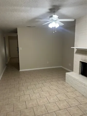 $1,000 | 3005 Manor Lane, Unit B, Huntsville, TX 77340