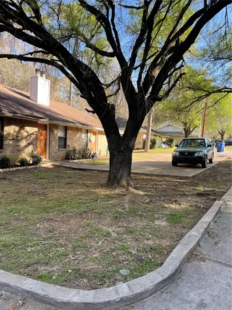 $1,000 | 3005 Manor Lane, Unit B, Huntsville, TX 77340