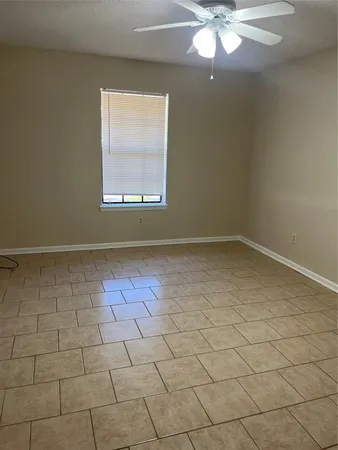 $1,000 | 3005 Manor Lane, Unit B, Huntsville, TX 77340