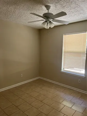 $1,000 | 3005 Manor Lane, Unit B, Huntsville, TX 77340