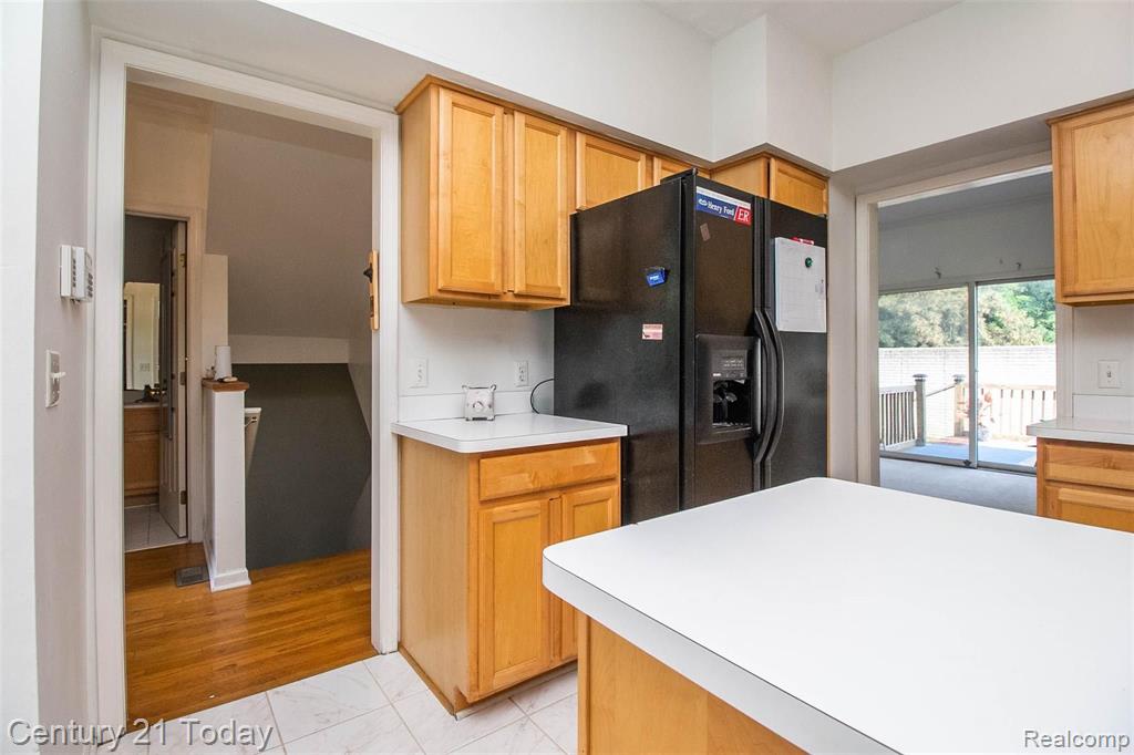 19180 West Eleven Mile Road, Unit 1 Lathrup Village, MI 48076 - Photo 7 of 18