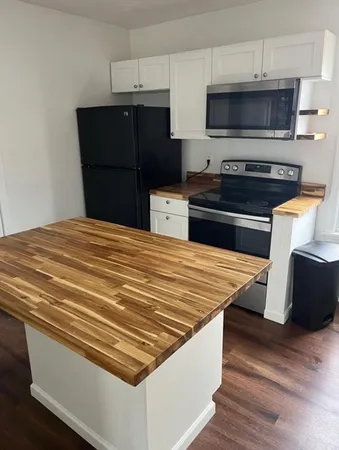 $1,900 | 26 Edgeworth Street, Unit 1, Worcester, MA 01605