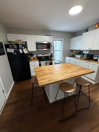 $1,900 | 26 Edgeworth Street, Unit 1, Worcester, MA 01605