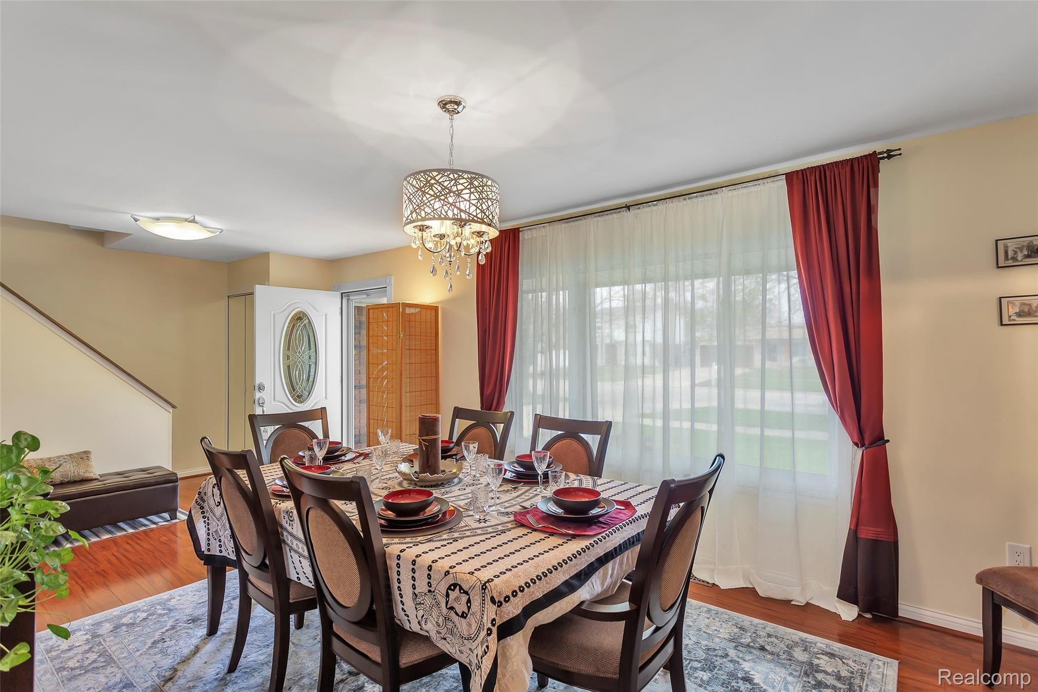 42059 Hanford Road Canton, MI 48187 - Photo 9 of 50 42059-Hanfod-WindowStill-Real-Estate-Photography-9.jpg