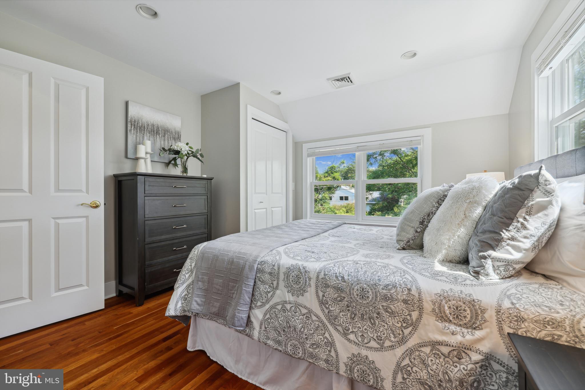 30 Robert Road Princeton, NJ 08540 - Photo 25 of 33 4th Bedroom with ensuite bath and two closets