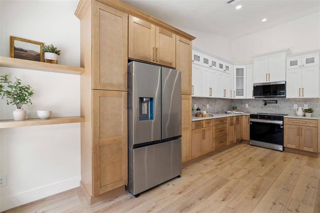 346 Carson Lane Palm Harbor, FL 34684 - Photo 10 of 42