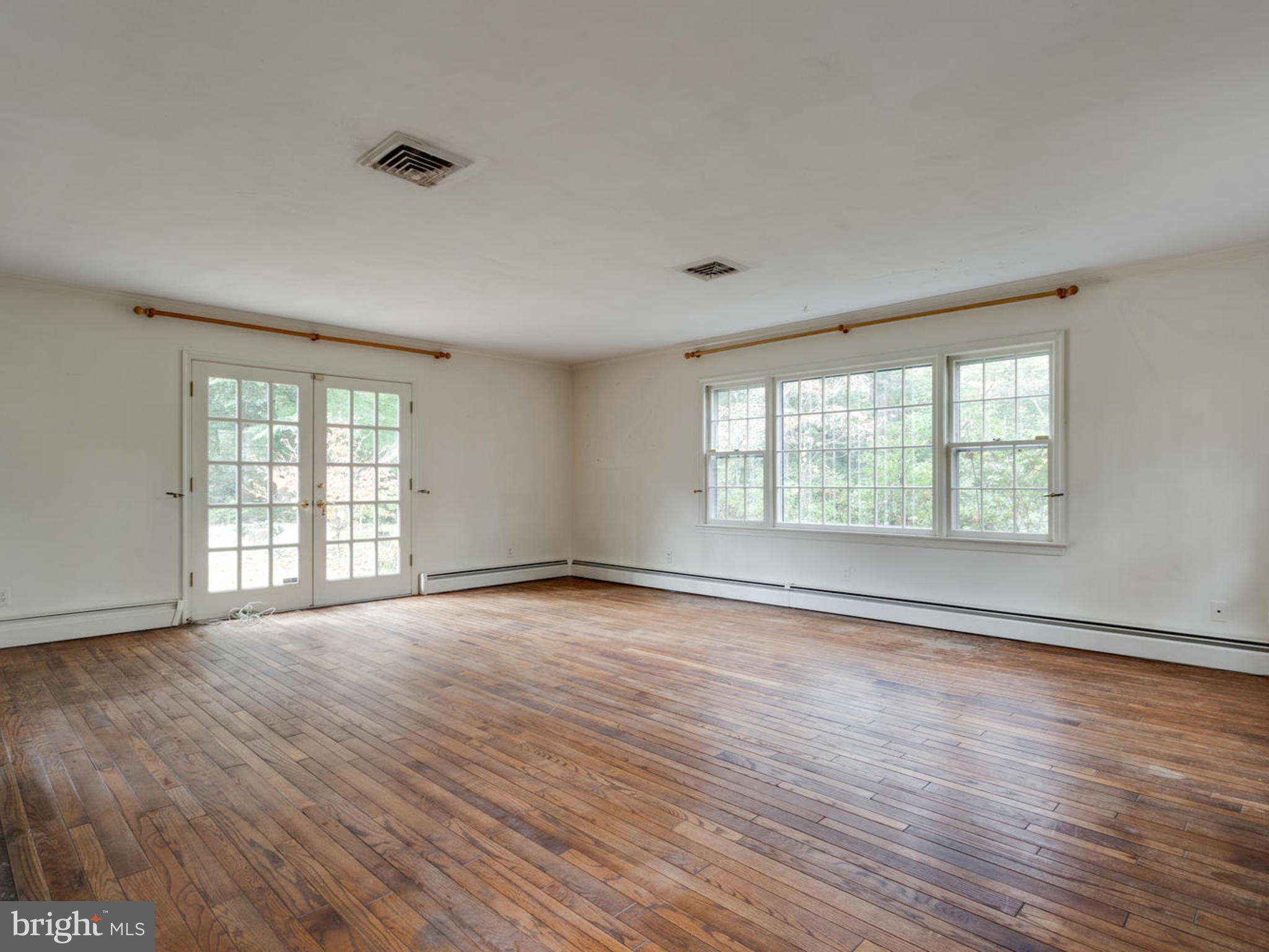 8451 Brook Road McLean, VA 22102 - Photo 10 of 12 Family Room