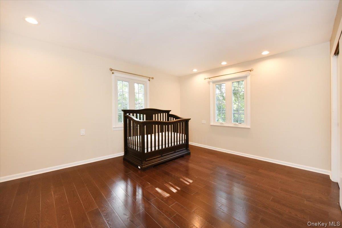 9 Dorset Road Great Neck, NY 11020 - Photo 33 of 40 Gallery Image 33