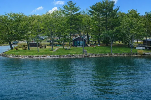 $775,000 | N3789 Tipperary Road, Poynette, WI 53955