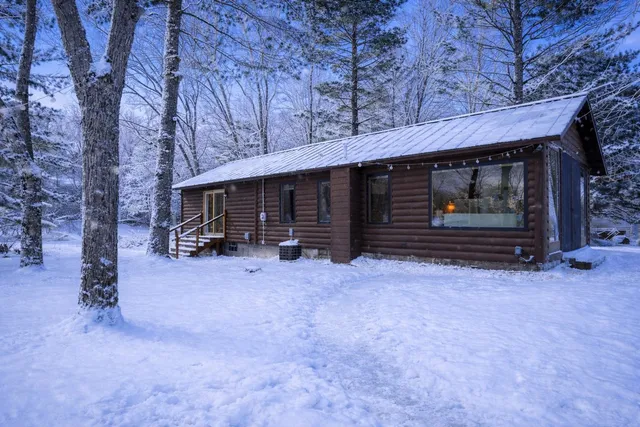 $775,000 | N3789 Tipperary Road, Poynette, WI 53955