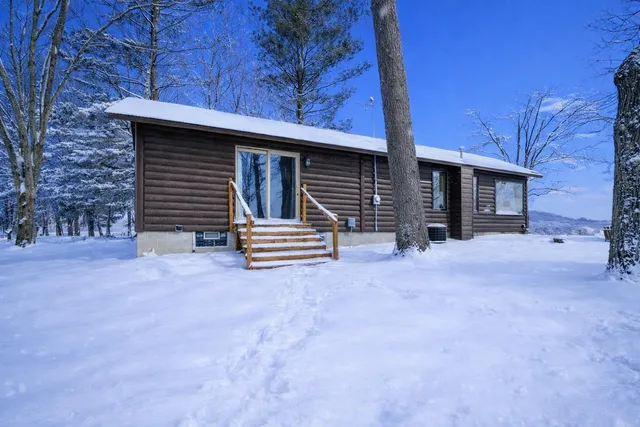 $775,000 | N3789 Tipperary Road, Poynette, WI 53955