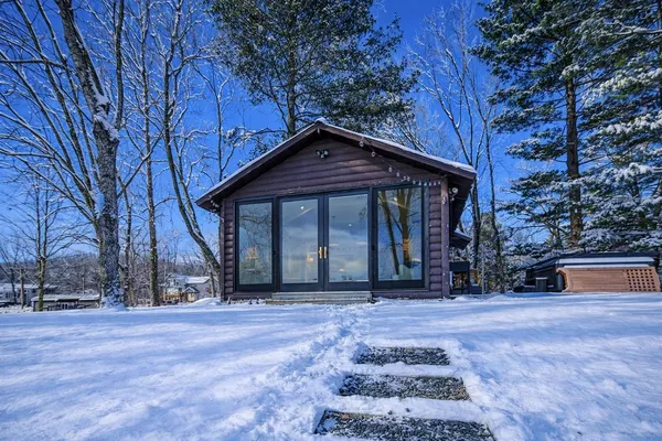$775,000 | N3789 Tipperary Road, Poynette, WI 53955