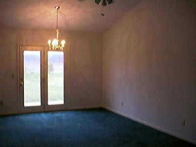 144 Charmac Road Versailles, KY 40383 - Photo 2 of 6 GREAT ROOM FEATURES VAULTED CEILING, CEI